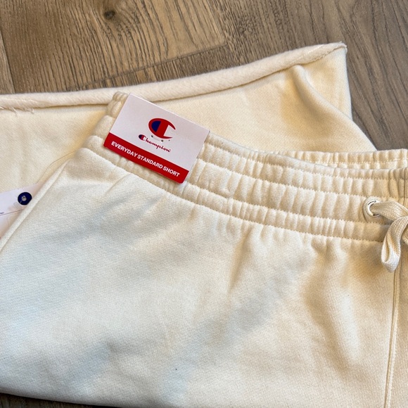 Champion men’s off white shorts nwt - Picture 6 of 8